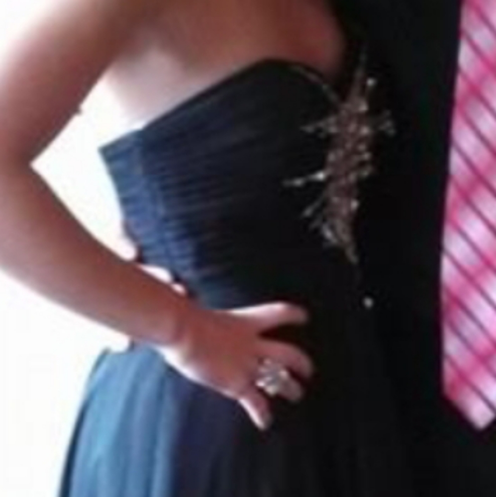 Prom dress - Picture 2 of 3